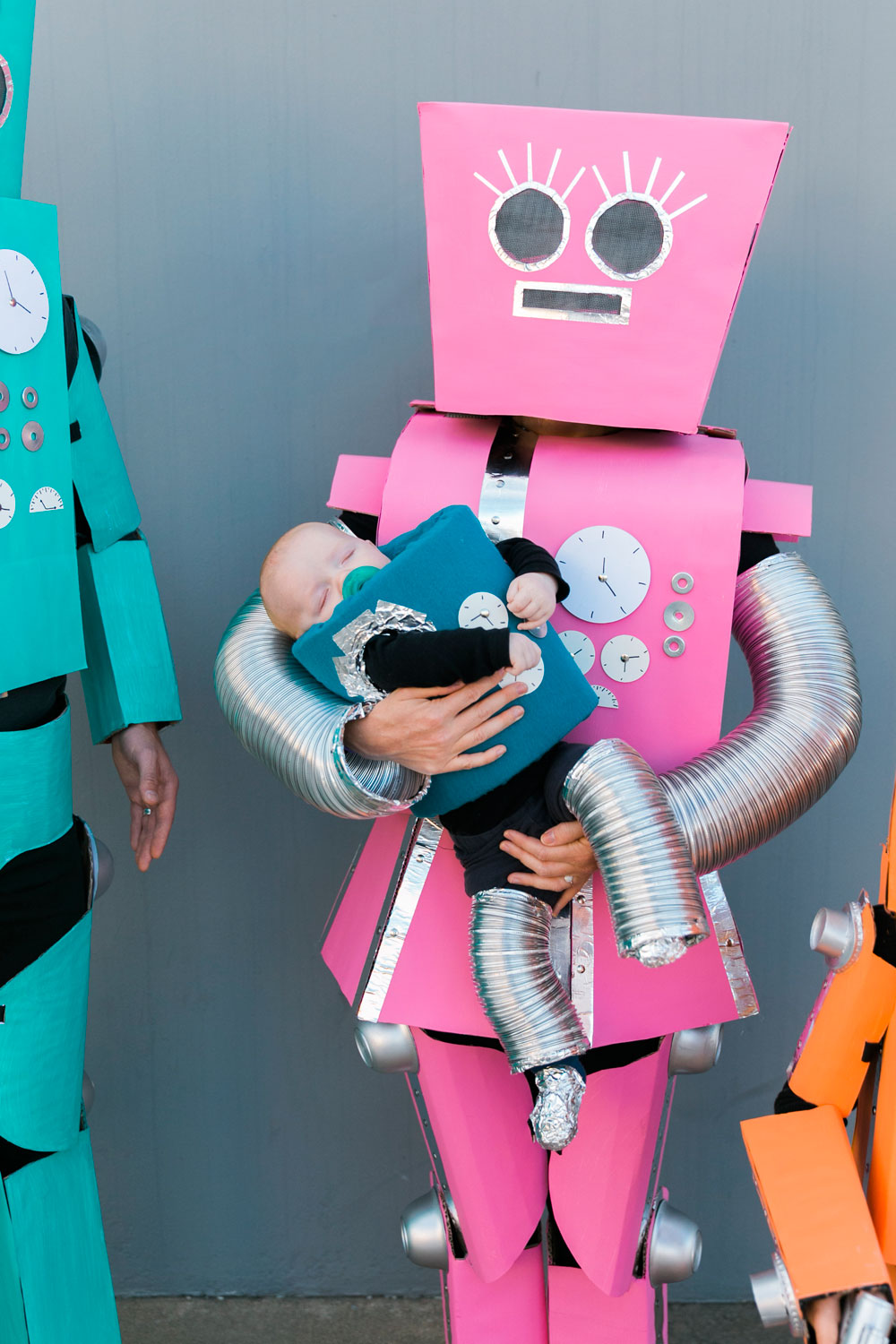 DIY ROBOT FAMILY COSTUME - Tell Love and Party