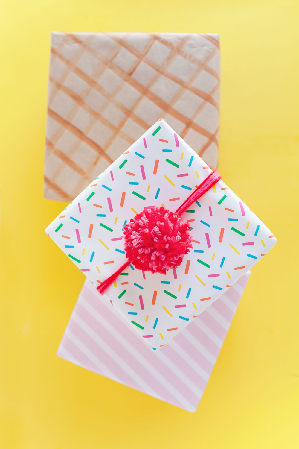 A-fun-way-to-wrap-your-gifts-like-an-ice-cream-cone