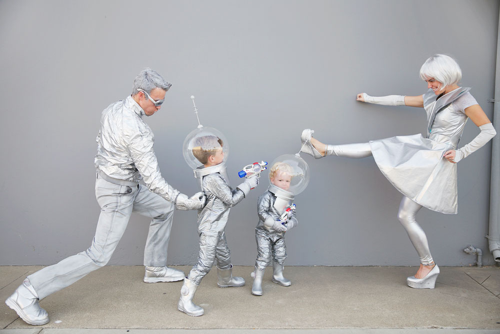 Family-Costume-ideas-tell---Love-and-party