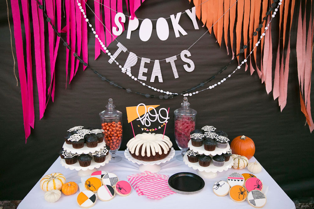 Halloween dessert table decor