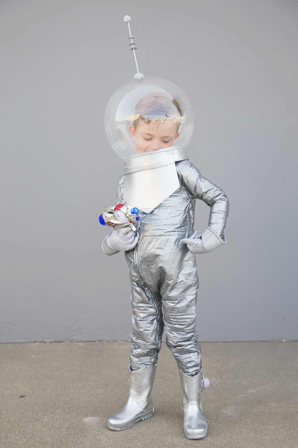Kids-space-costume---Tell-Love-and-Party