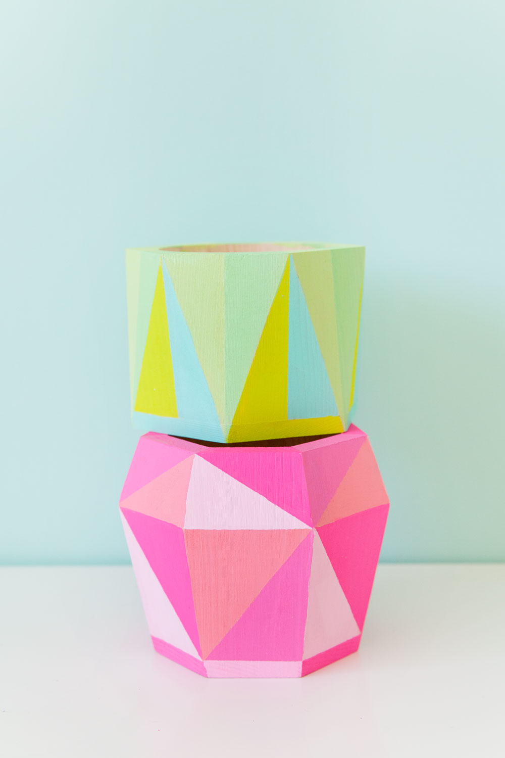 DIY-geo-painted-containers-used-two-fun-and-simple-ways