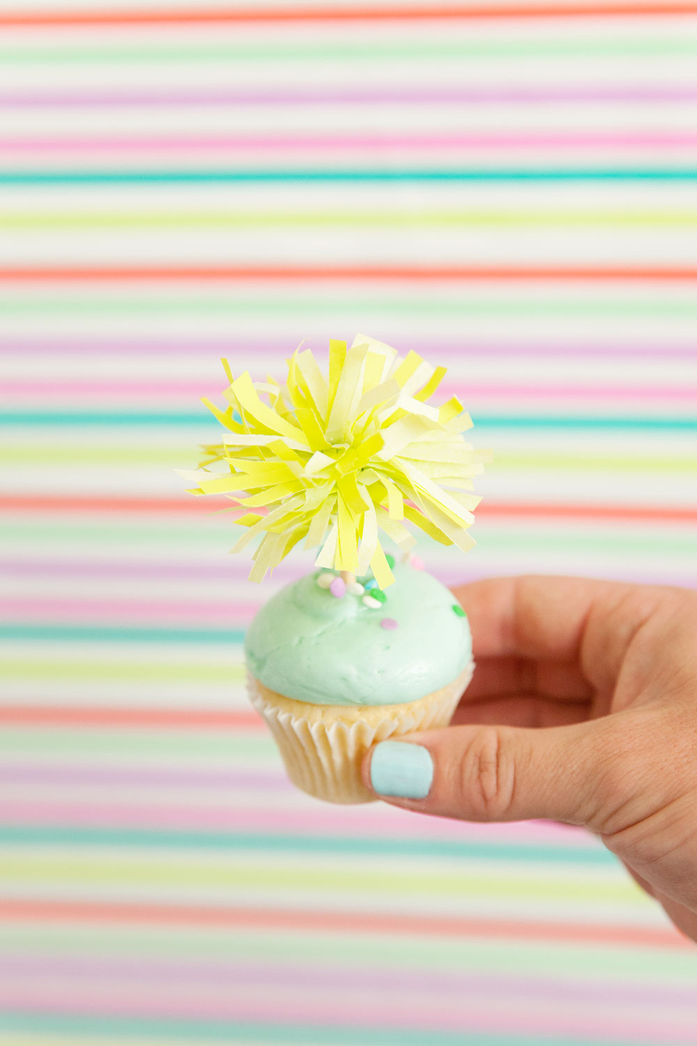 Easy-and-Cute-Cupcake-Topper