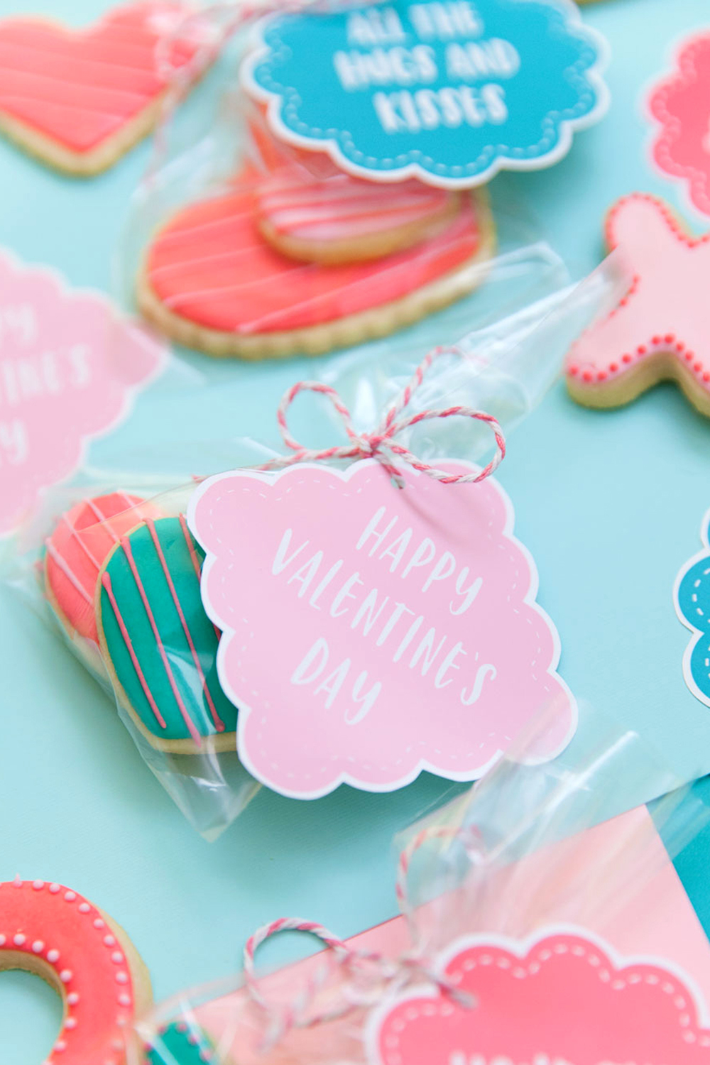 These free printable Valentine's are perfect for any cookie for treat!  Valentine's day, DIY, Cookies