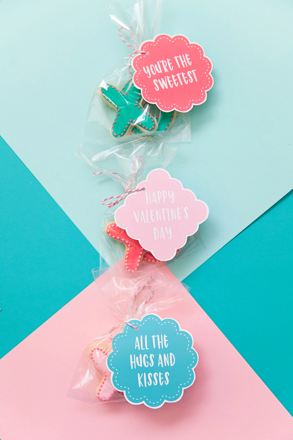 These free printable Valentine's are perfect for any cookie for treat!  Valentine's day, DIY, Cookies