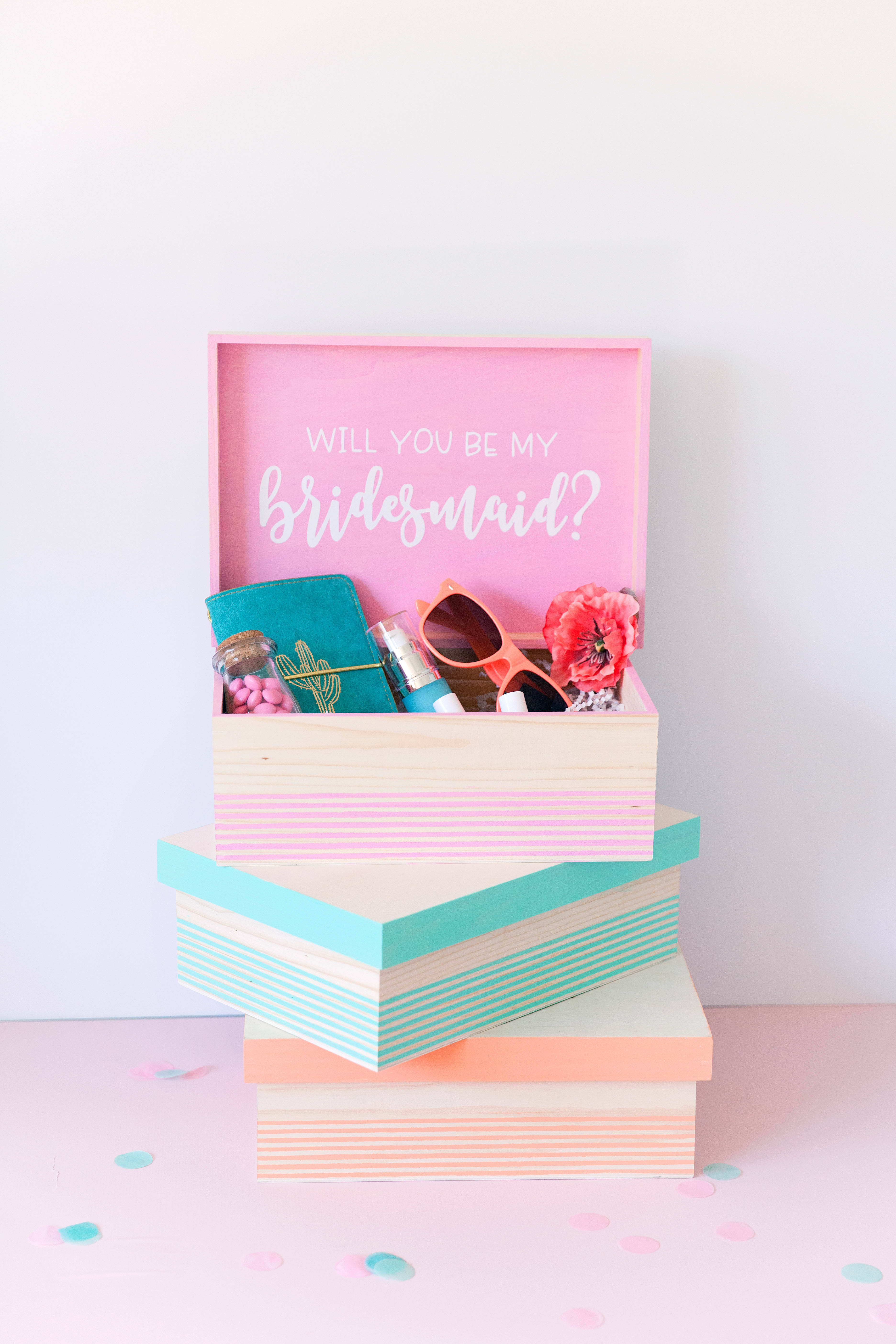 DIY BRIDESMAID GIFT BOXES - Tell Love and Party
