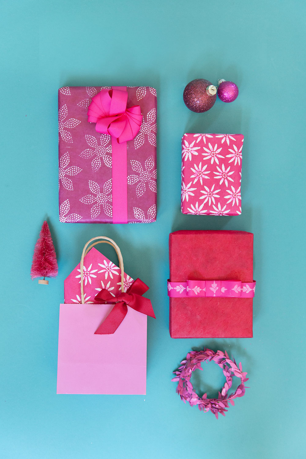 Learn how to make your wrapping paper beautiful with this DIY stencil gift wrap tutorial. It's simple, fast and will take your gift giving to the next level
