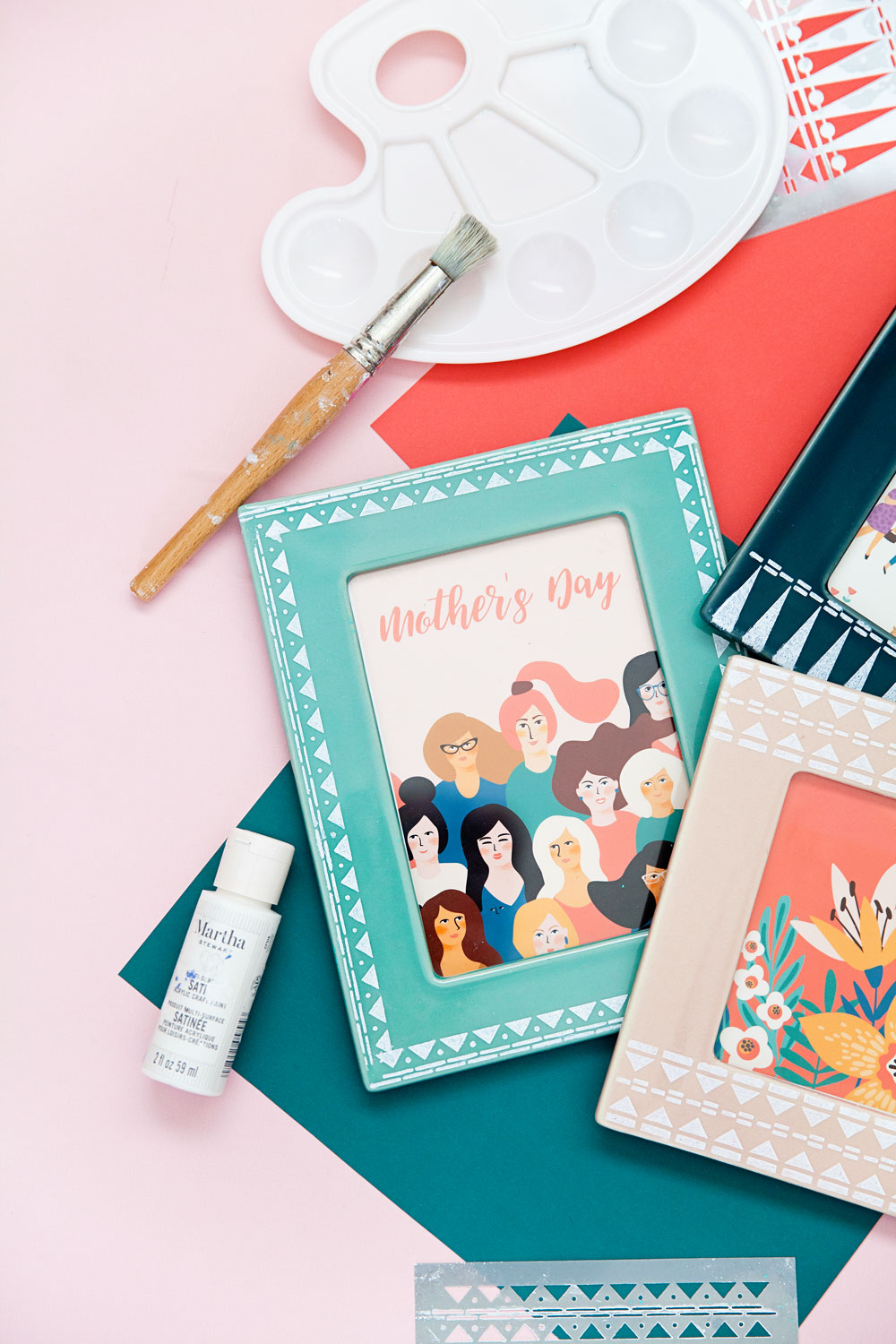 Make something meaningful this Mother's day with these DIY stenciled frames. So simple to make and perfect for holding any memory or keepsake.