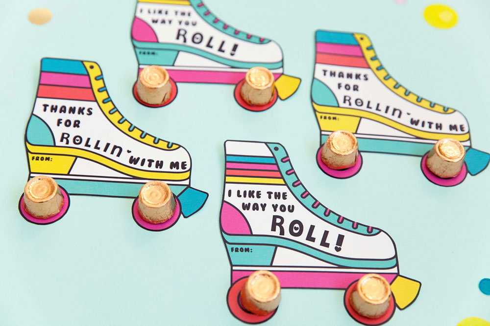 These printable roller skate Valentine's are sure to be a hit! 